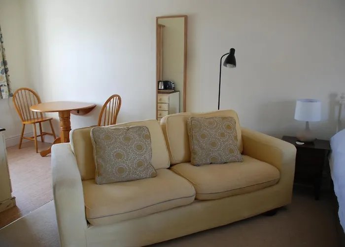 Over Studio Apartment