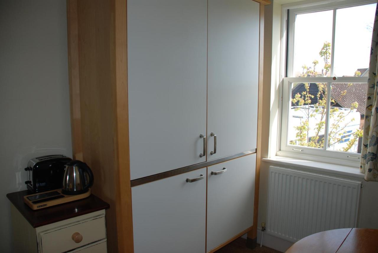 Over Studio Apartment Apartment *